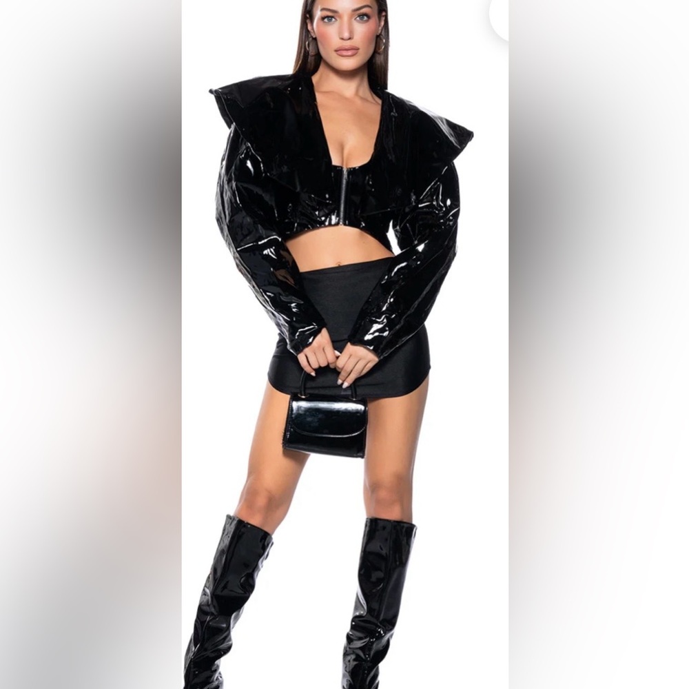 AKIRA Black Patent Cropped Blazer with Oversized Collar - Picture 2 of 7